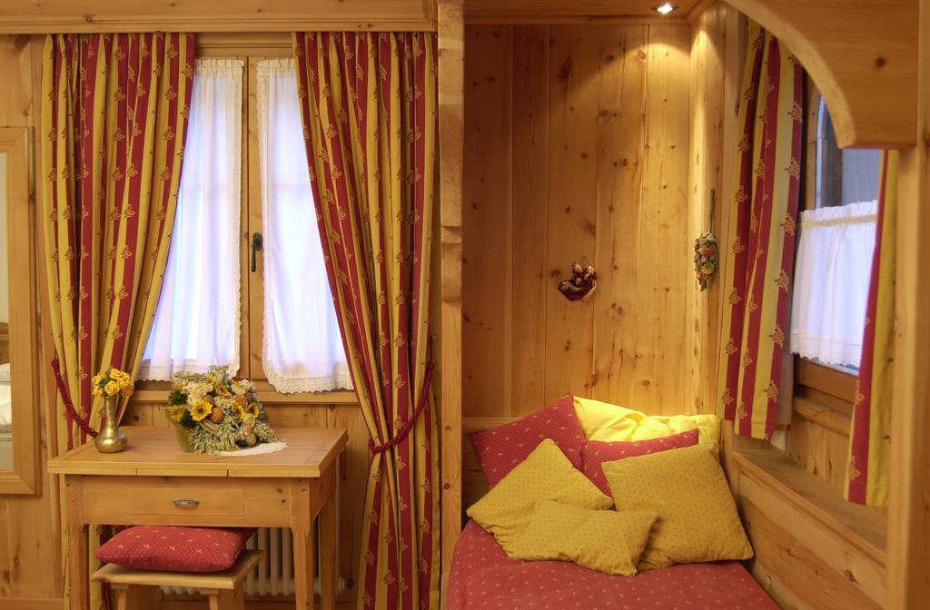 Hotel Baita Fiorita سانتا كاترينا فالفورفا الغرفة الصورة